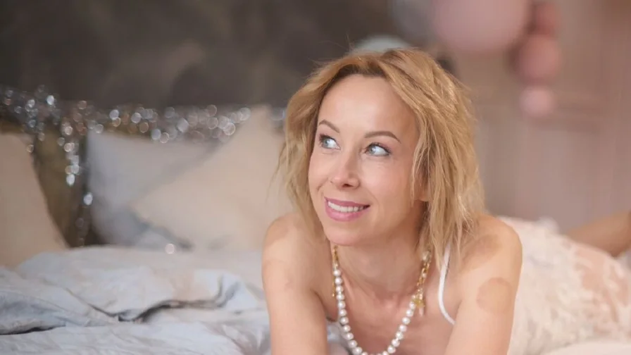 Mature cam room preview before choosing a live cam site